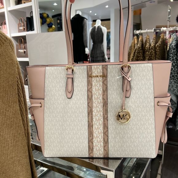 BUNDLE Michael Kors Gilly Large Drawstring Travel Tote Shoulder PwD Blush Wallet - Picture 2 of 16